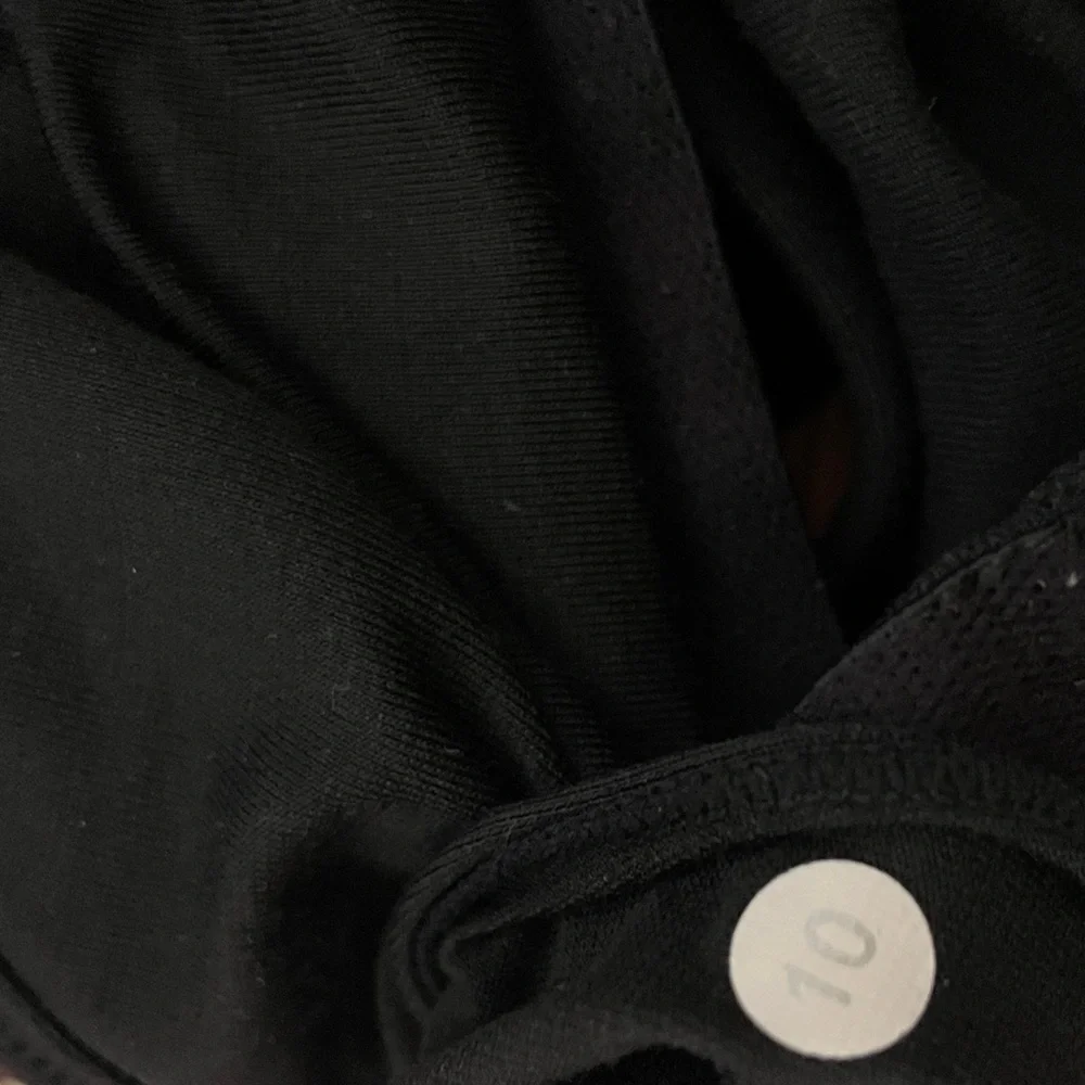 lululemon athletica Women’s Strappy Sports Bra - Hot Pink & Black - Picture 5 of 7